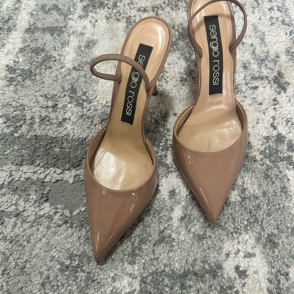 Sergio Rossi GODIVA SLINGBACK in nude patent leather